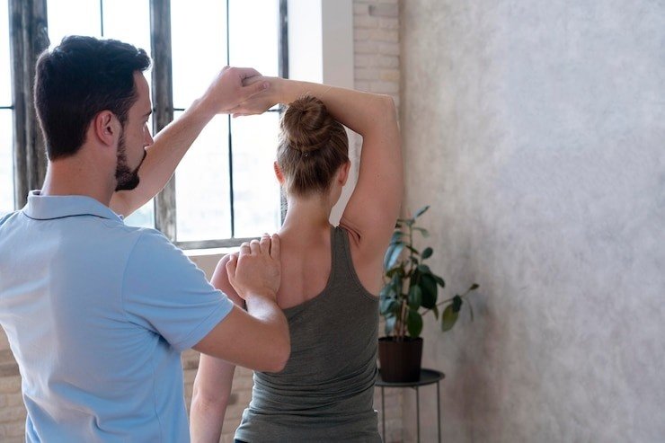 How many physiotherapy sessions are typically required to relieve shoulder pain?